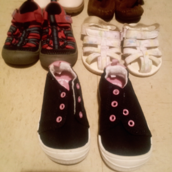 Girls bundle shoes size 5/6 - Picture 3 of 6